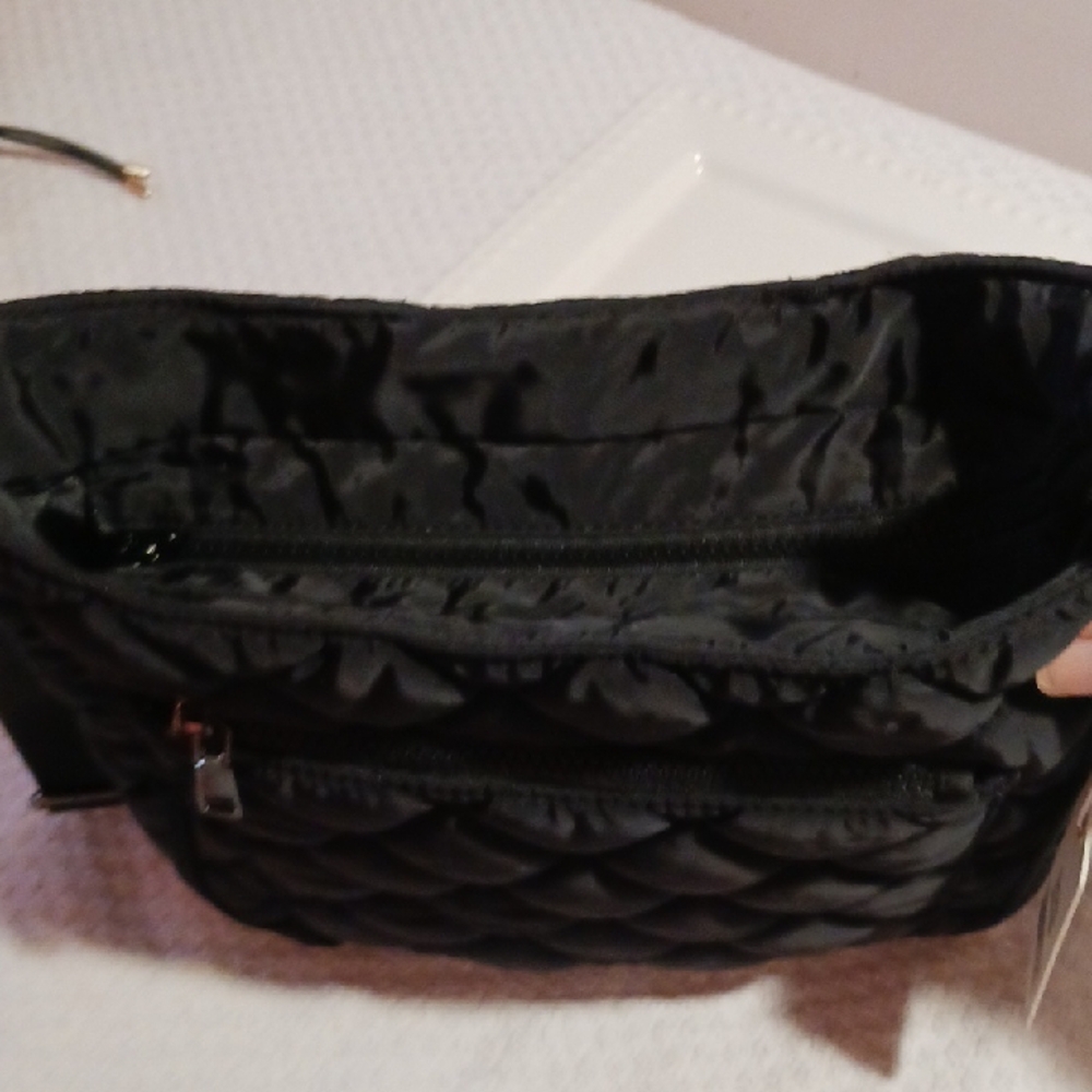 Chic! Urban Expresions ⚜️ Black Quilted Puffer Crossbody Bag - Picture 7 of 13